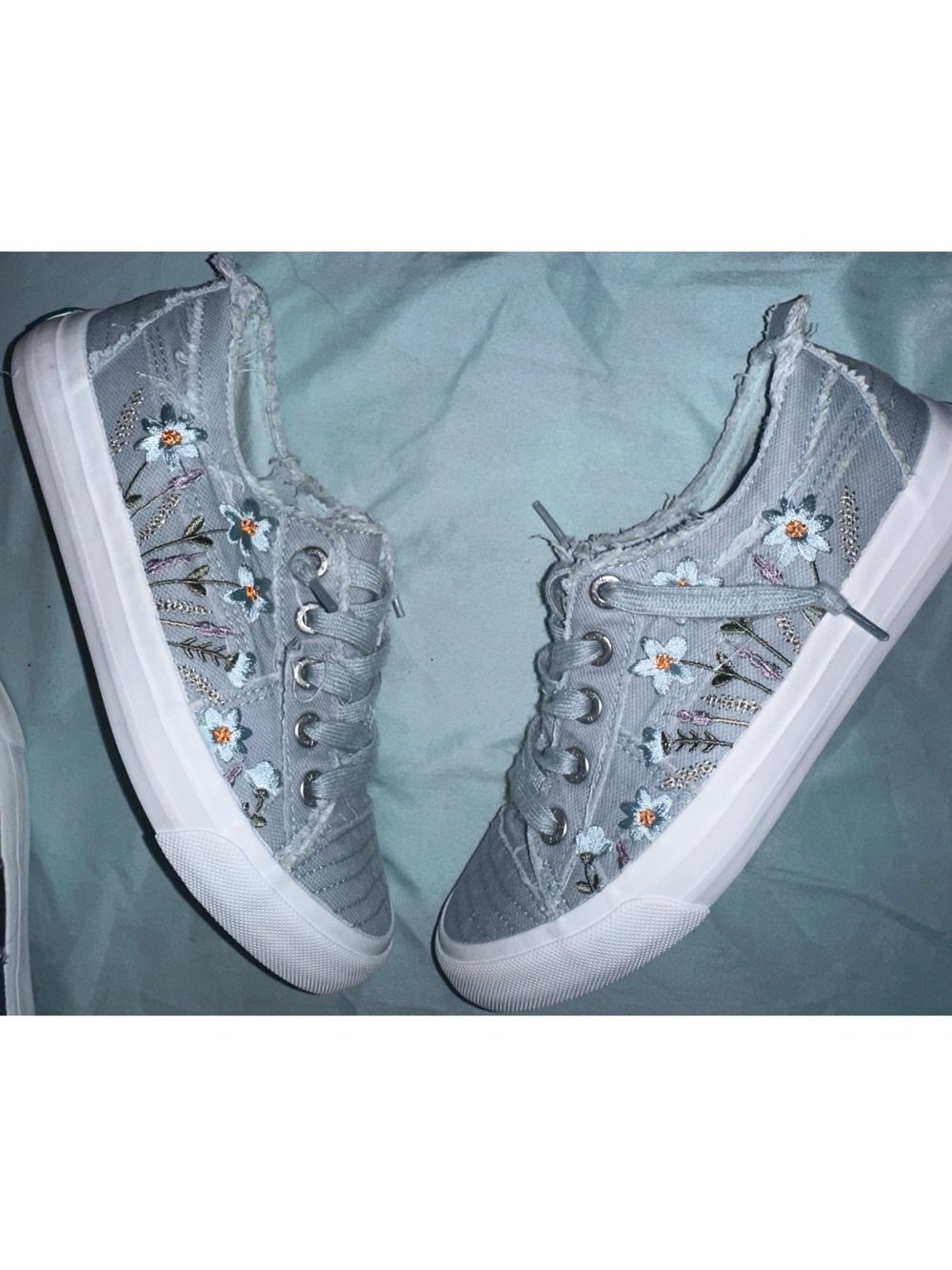 Sz 8 Blowfish Malibu Sadie-Sun Embroidered Floral Sneakers Navy Blue